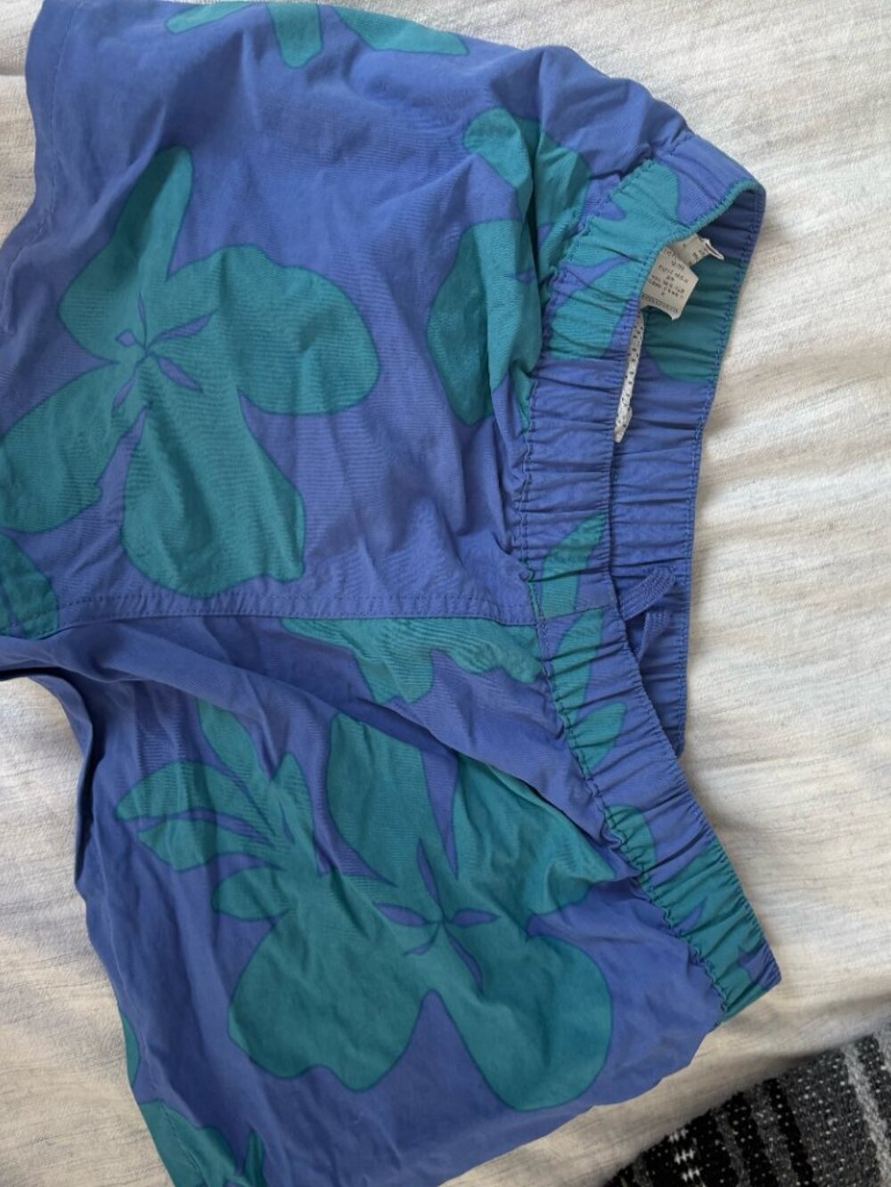 Patagonia Barely Baggies Shorts Blue Tropical Print - Women's Medium, Like New